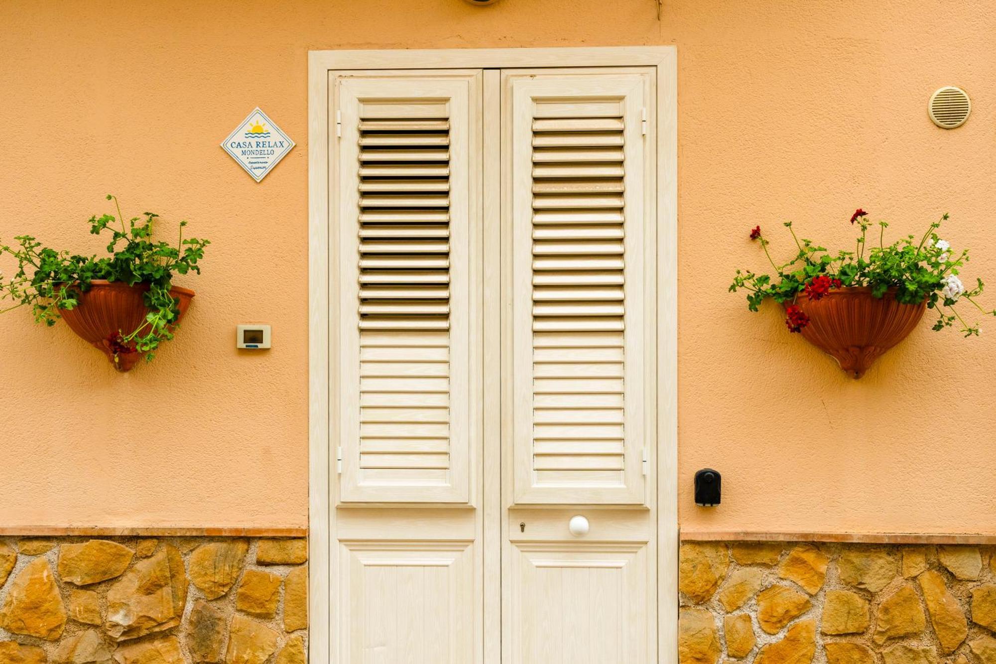 Casa Relax Mondello Apartment ภายนอก รูปภาพ