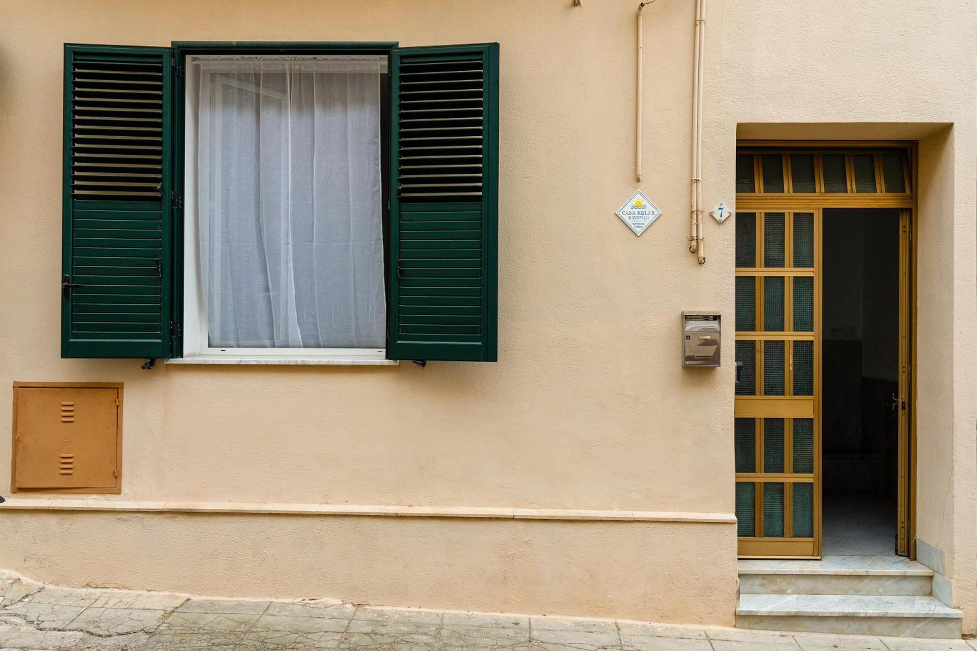 Casa Relax Mondello Apartment ภายนอก รูปภาพ