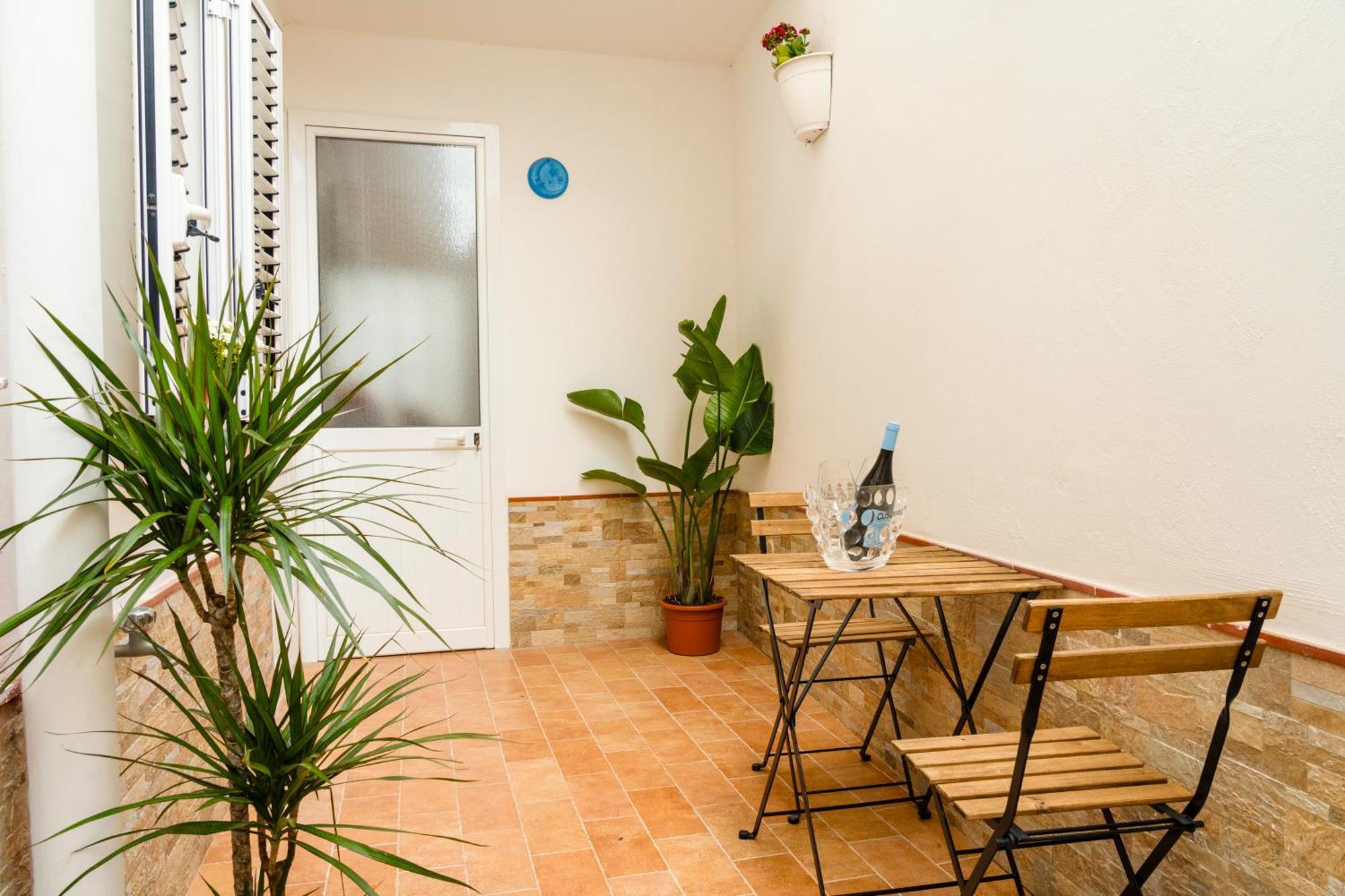 Casa Relax Mondello Apartment ภายนอก รูปภาพ